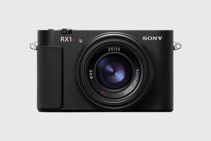 Sony RX1R III full-frame compact camera Sony RX1R III full-frame compact camera with fixed 35mm lens
